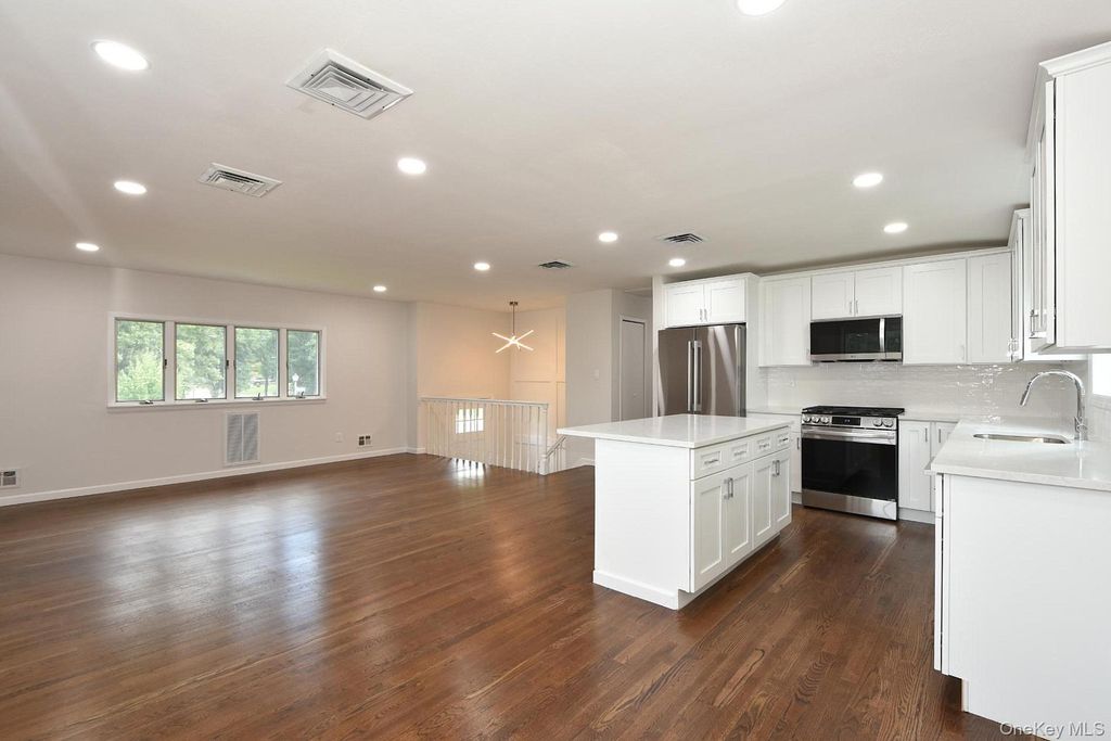 41 Bethany Drive, Commack, NY 11725 — photo 3
