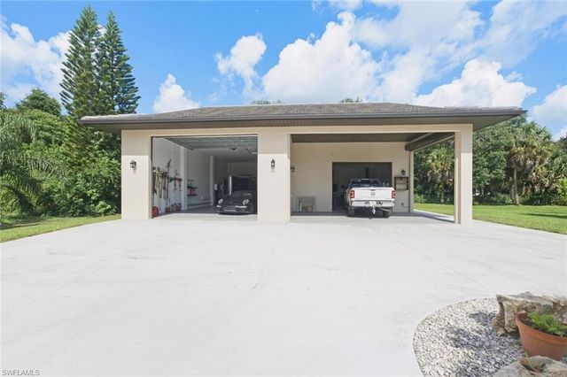 21156 See See ST, Estero, FL 33928