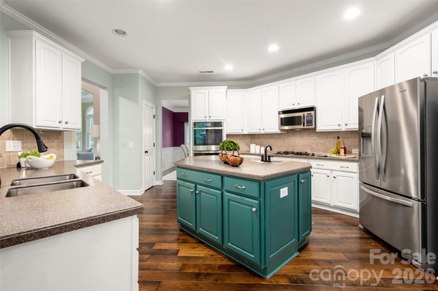 2549 Harlington Lane, Charlotte, NC 28270