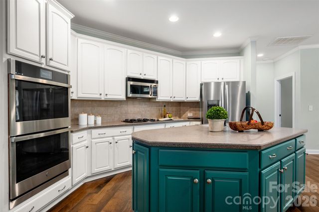 2549 Harlington Lane, Charlotte, NC 28270