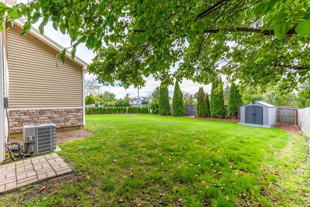 355 Woodhill Lane, Lake Villa, IL 60046