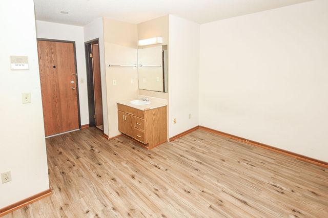 706 6th Avenue S, Saint Cloud, MN 56301