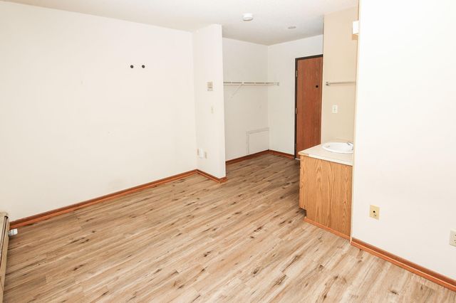 706 6th Avenue S, Saint Cloud, MN 56301