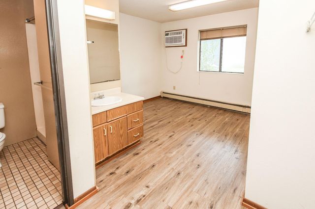 706 6th Avenue S, Saint Cloud, MN 56301