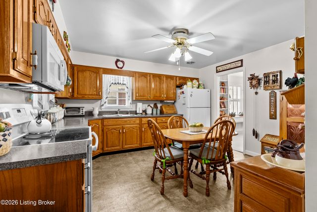 8605 Smithton Rd, Louisville, KY 40219