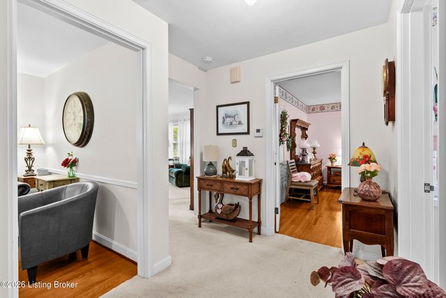 8605 Smithton Rd, Louisville, KY 40219