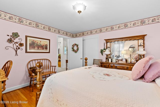 8605 Smithton Rd, Louisville, KY 40219
