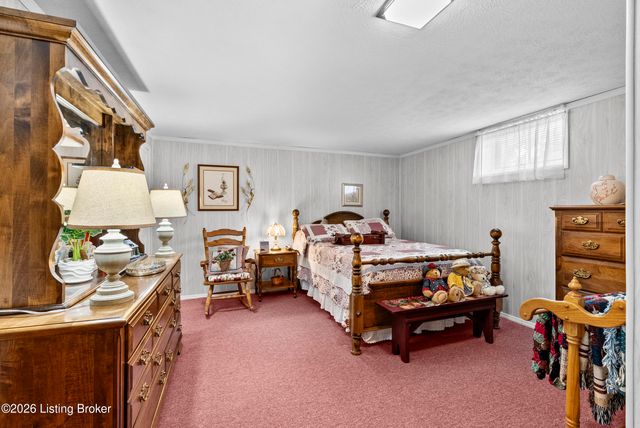 8605 Smithton Rd, Louisville, KY 40219