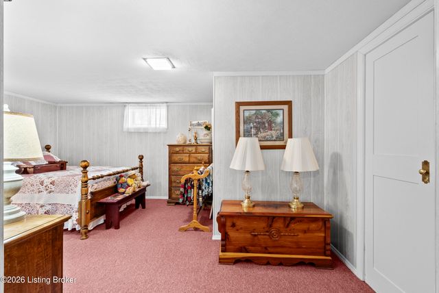 8605 Smithton Rd, Louisville, KY 40219