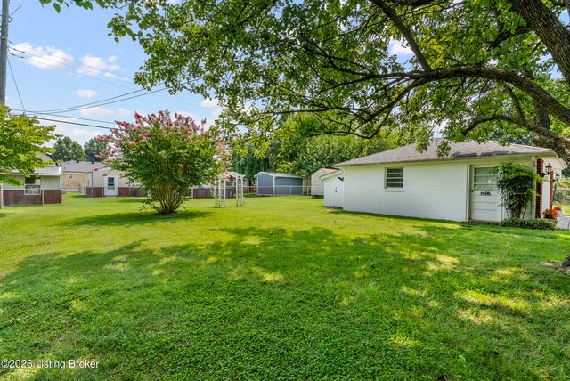 8605 Smithton Rd, Louisville, KY 40219