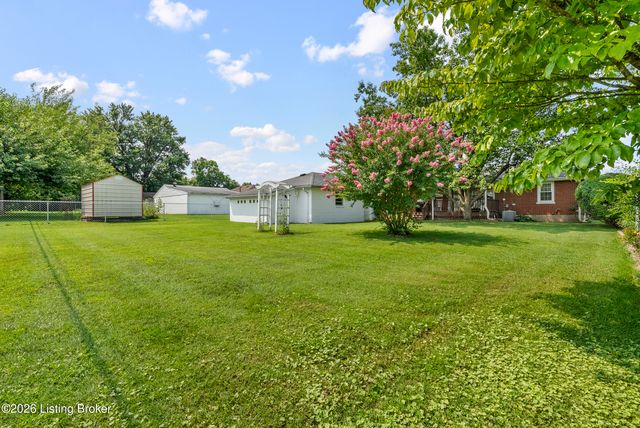 8605 Smithton Rd, Louisville, KY 40219