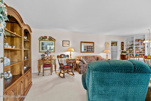 8605 Smithton Rd, Louisville, KY 40219