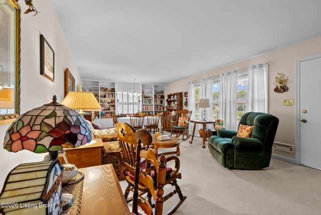 8605 Smithton Rd, Louisville, KY 40219