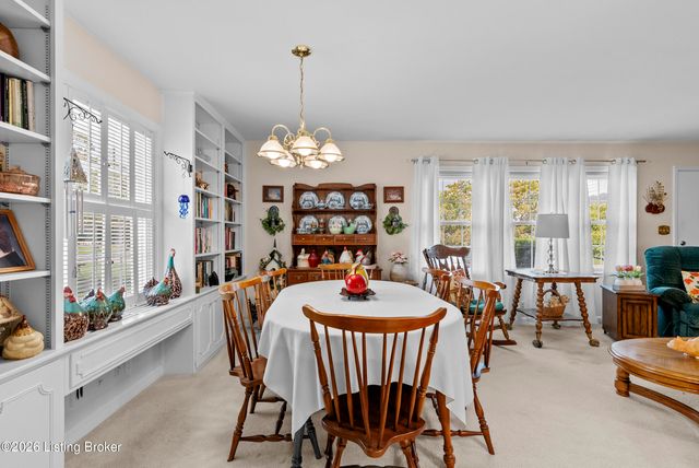 8605 Smithton Rd, Louisville, KY 40219
