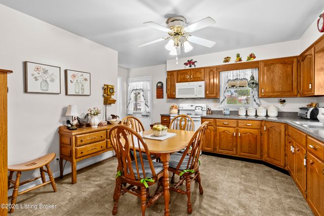 8605 Smithton Rd, Louisville, KY 40219