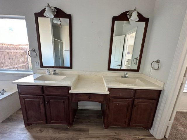 104 Dovehill Circle, Red Oak, TX 75154