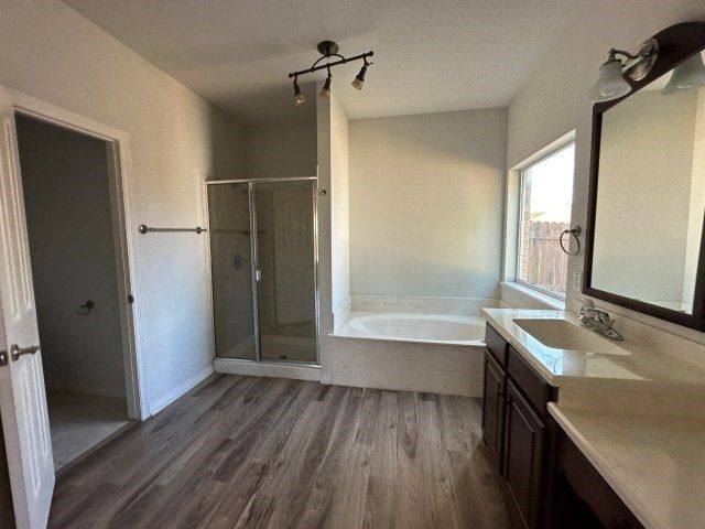 104 Dovehill Circle, Red Oak, TX 75154