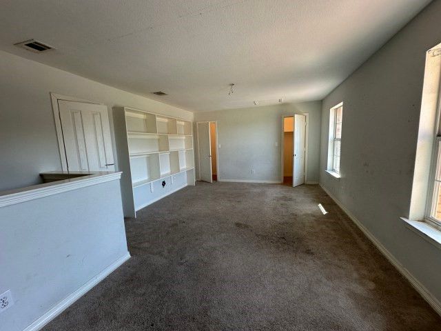 104 Dovehill Circle, Red Oak, TX 75154