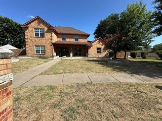 104 Dovehill Circle, Red Oak, TX 75154