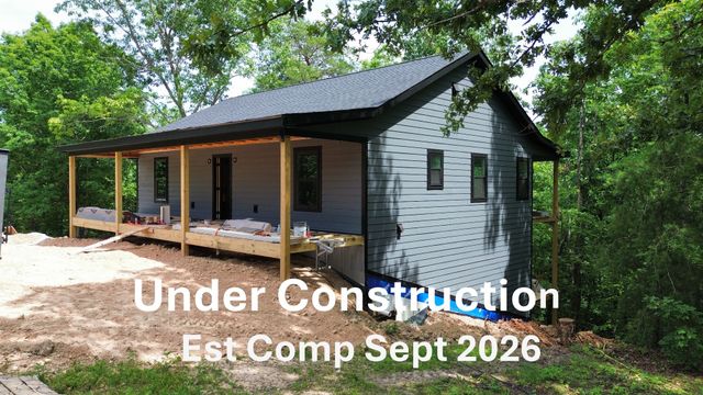 370 Deepwood Dr, Waverly, TN 37185