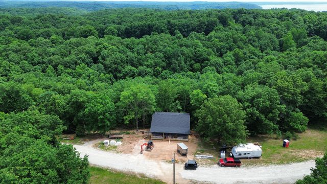370 Deepwood Dr, Waverly, TN 37185