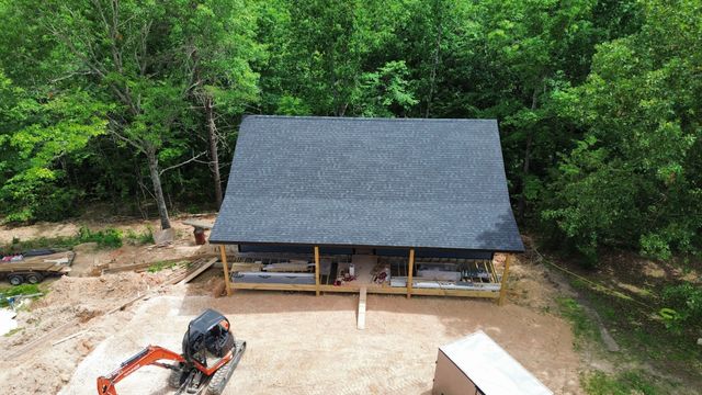 370 Deepwood Dr, Waverly, TN 37185