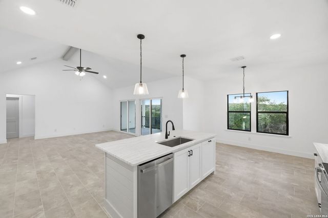 1111 Rocky Ridge Loop, Canyon Lake, TX 78133