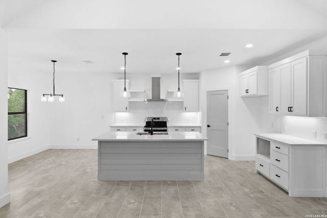 1111 Rocky Ridge Loop, Canyon Lake, TX 78133