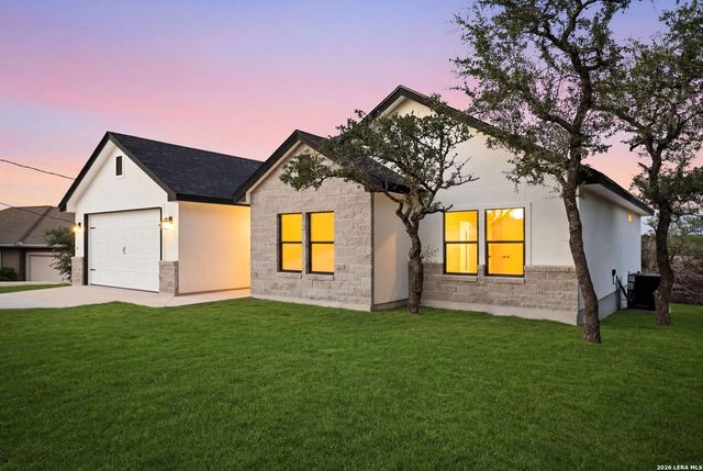 1111 Rocky Ridge Loop, Canyon Lake, TX 78133