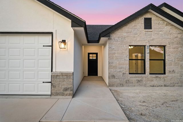1111 Rocky Ridge Loop, Canyon Lake, TX 78133