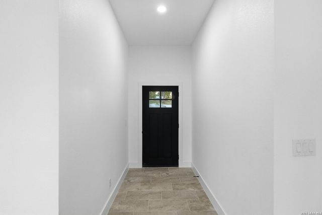 1111 Rocky Ridge Loop, Canyon Lake, TX 78133