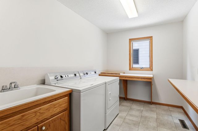 1808 Estate Lane, Northfield, MN 55057