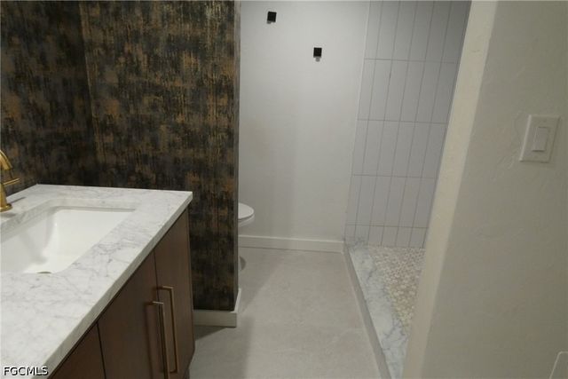 5235 Cedarbend DR 4, Fort Myers, FL 33919
