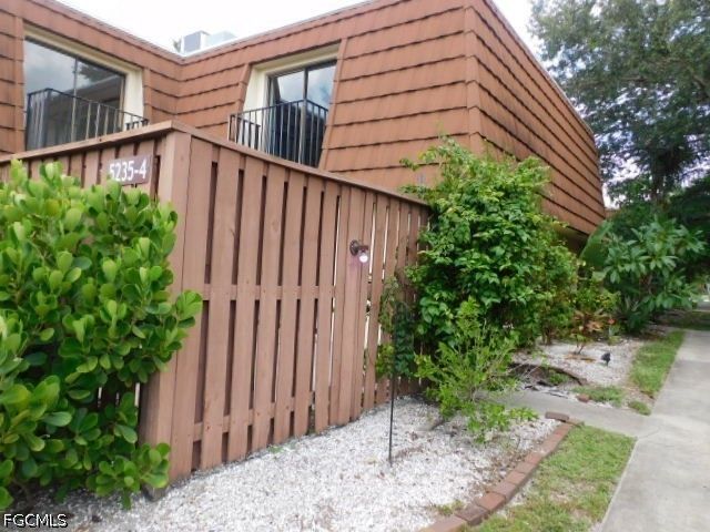 5235 Cedarbend DR 4, Fort Myers, FL 33919