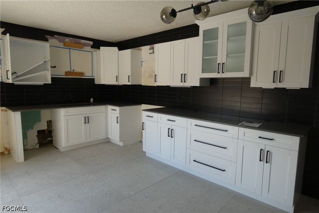 5235 Cedarbend DR 4, Fort Myers, FL 33919