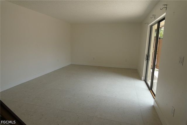 5235 Cedarbend DR 4, Fort Myers, FL 33919