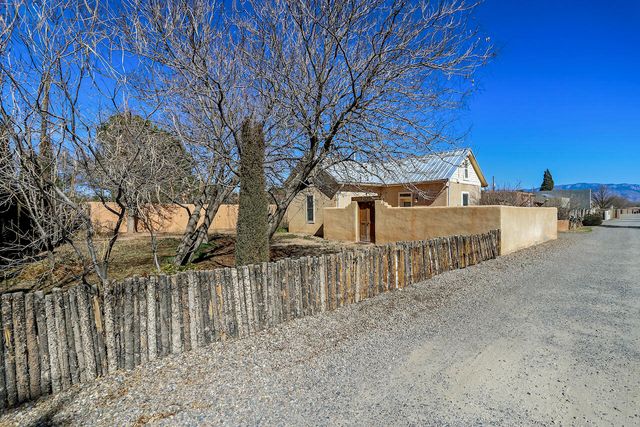 5110 Guadalupe Trail NW, Albuquerque, NM 87107