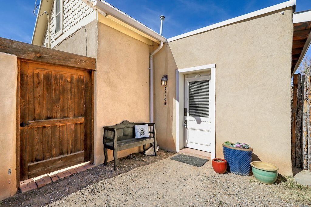 Image 2 of property listing at 5110 Guadalupe Trail NW, Albuquerque, NM 87107