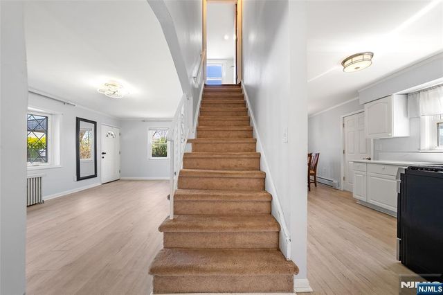 136 Catherine Avenue, Mahwah, NJ 07430