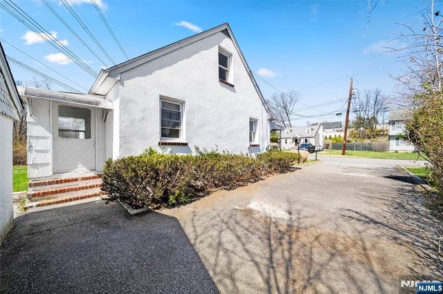 136 Catherine Avenue, Mahwah, NJ 07430