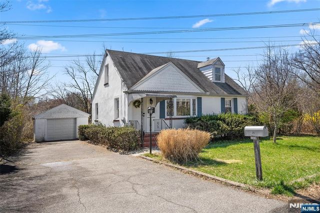 136 Catherine Avenue, Mahwah, NJ 07430