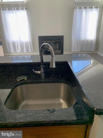 805 AUGUSTA CIR, Mount Laurel, NJ 08054