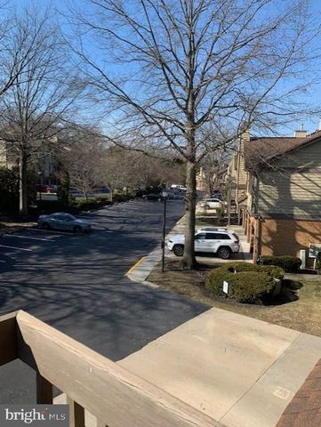 805 AUGUSTA CIR, Mount Laurel, NJ 08054