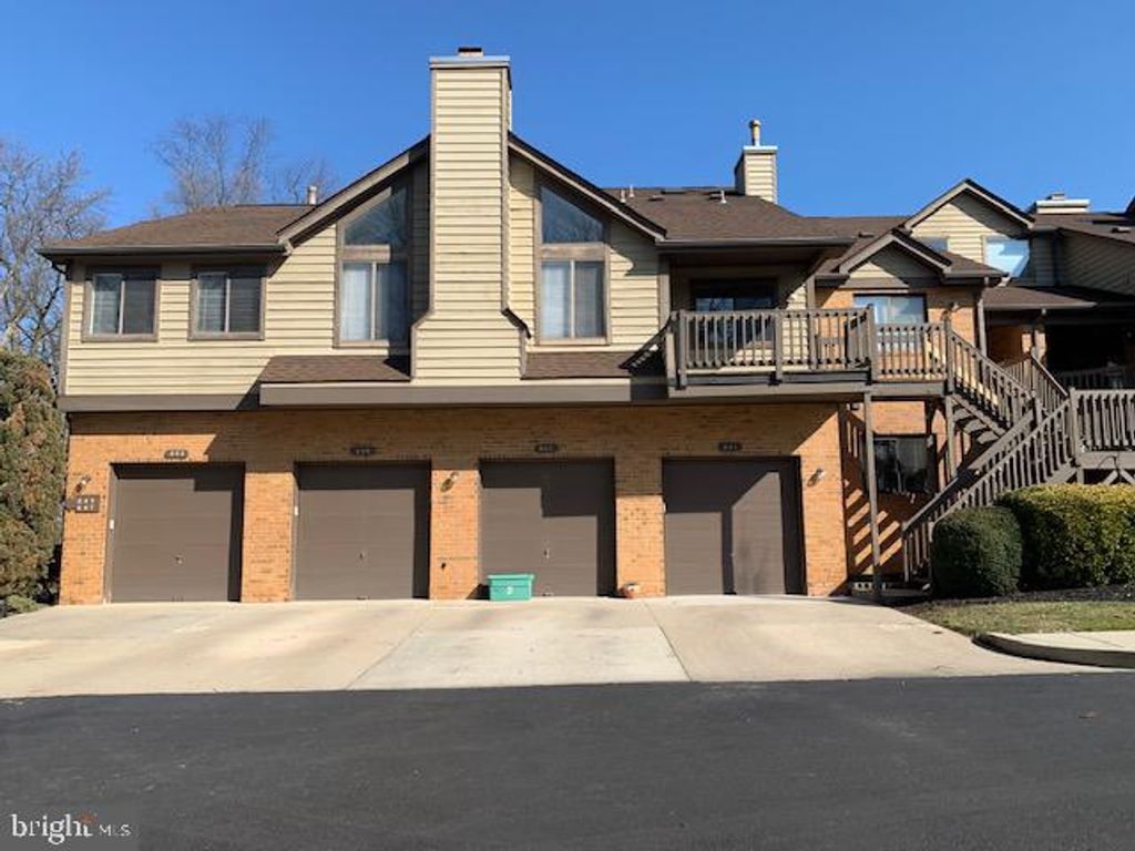 805 AUGUSTA CIR, Mount Laurel, NJ 08054