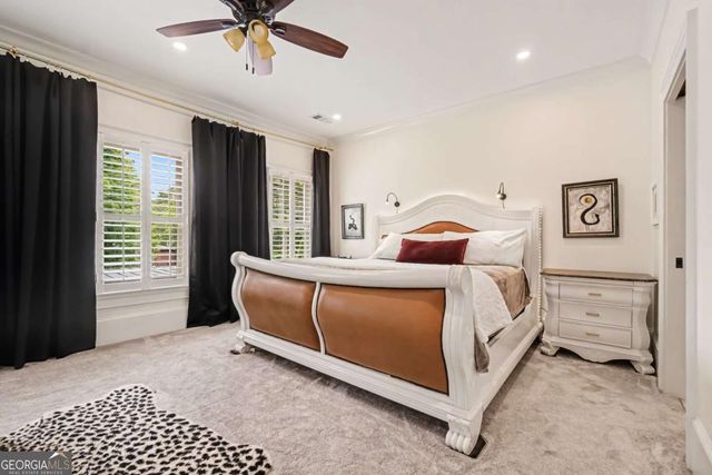 729 Hammond Drive, Woodstock, GA 30188