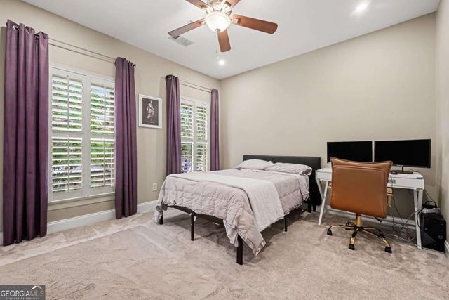 729 Hammond Drive, Woodstock, GA 30188