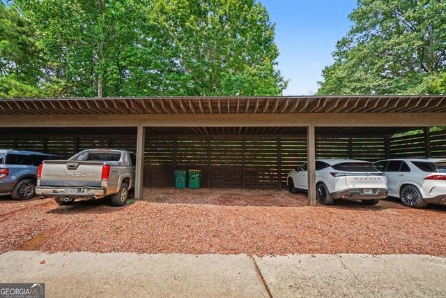 729 Hammond Drive, Woodstock, GA 30188