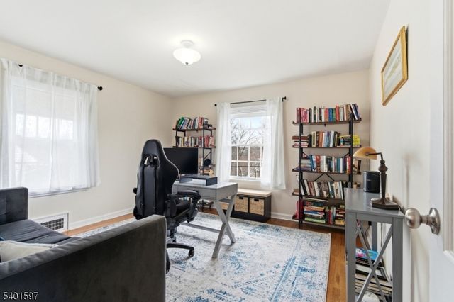 95 Hillside Dr, North Haledon Boro, NJ 07508