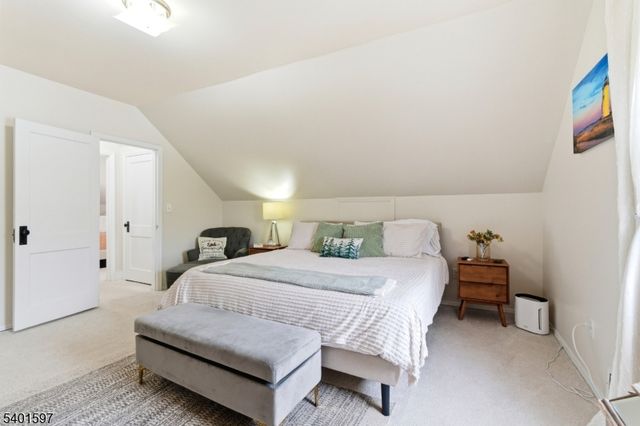 95 Hillside Dr, North Haledon Boro, NJ 07508