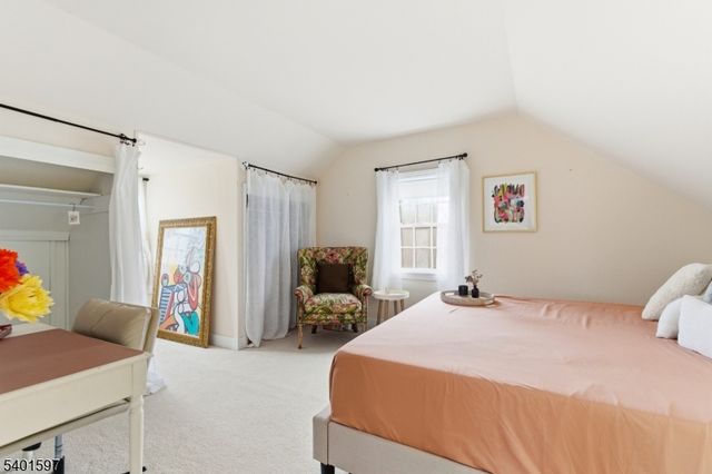 95 Hillside Dr, North Haledon Boro, NJ 07508